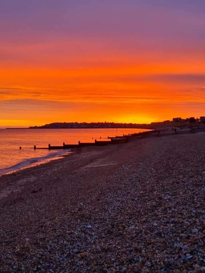 Apartamento Charming Pink House With Perfect Location Whitstable Exterior foto